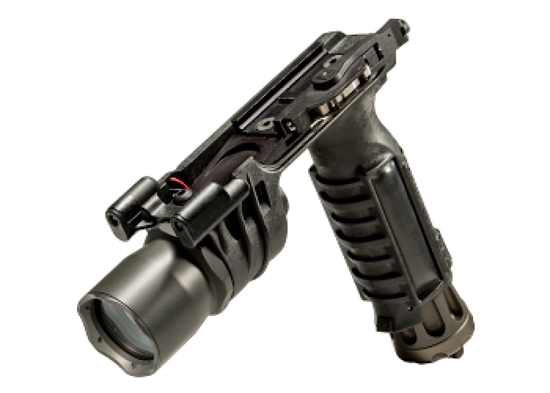 Surefire M900A Vertical Foregrip WeaponLight w/Swing Lever White Nav LED