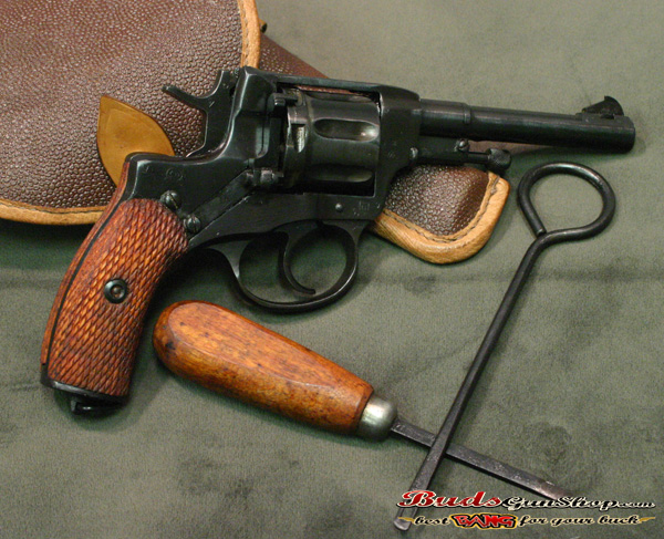 SOVIET NAGANT REVOLVER W/ ACCESSORIES