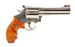 Used Smith & Wesson 686-6 Plus, .357 Magnum, 6" Barrel, Wood Grips, Factory Box - IUSW060126B